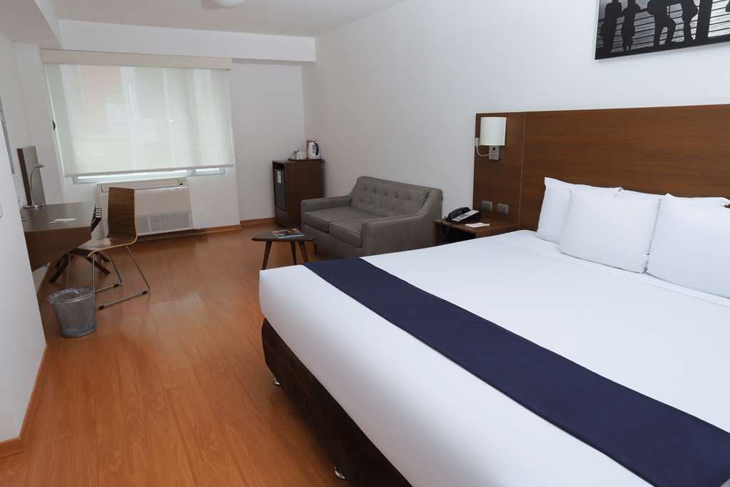 CASA ANDINA SELECT MIRAFLORES-guestroom-Guest Room,Suite,On-Site.jpg