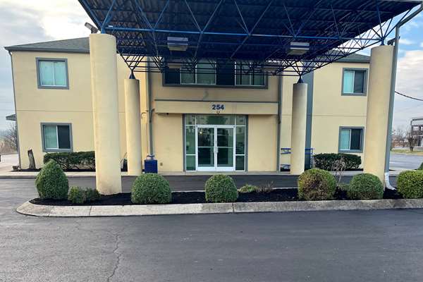 Exterior view - Howard Johnson Hotel Clarksville - I-24, Exit 4