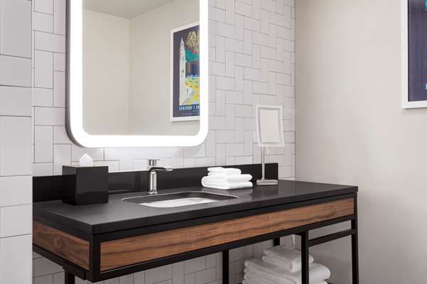  - Hyatt Centric Hotel Ville-Marie Montreal