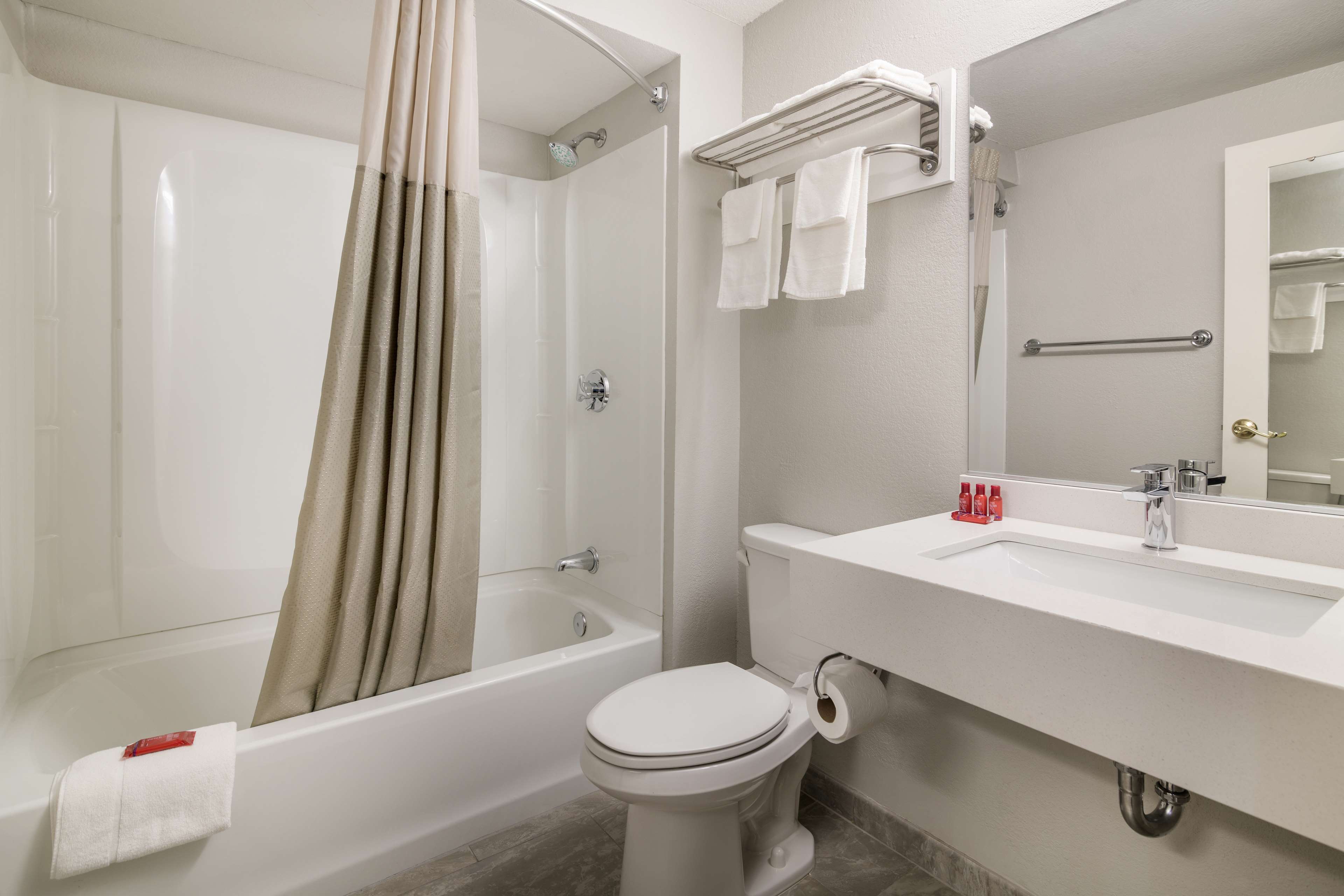 SureStay by Best Western Lewiston Auburn Area - Tap to explore photos