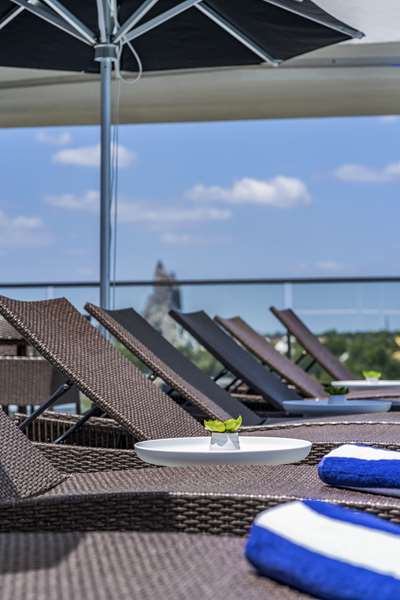 Pool - Cambria Hotel & Suites Universal Studios Orlando