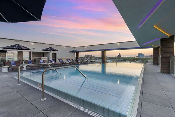 Pool - Cambria Hotel & Suites Universal Studios Orlando