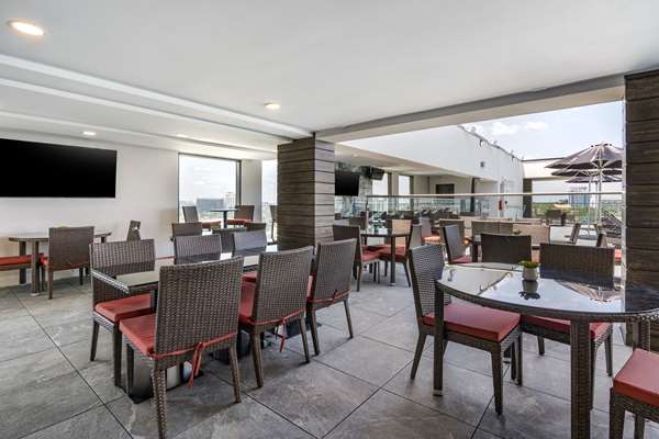 Pool - Cambria Hotel & Suites Universal Studios Orlando