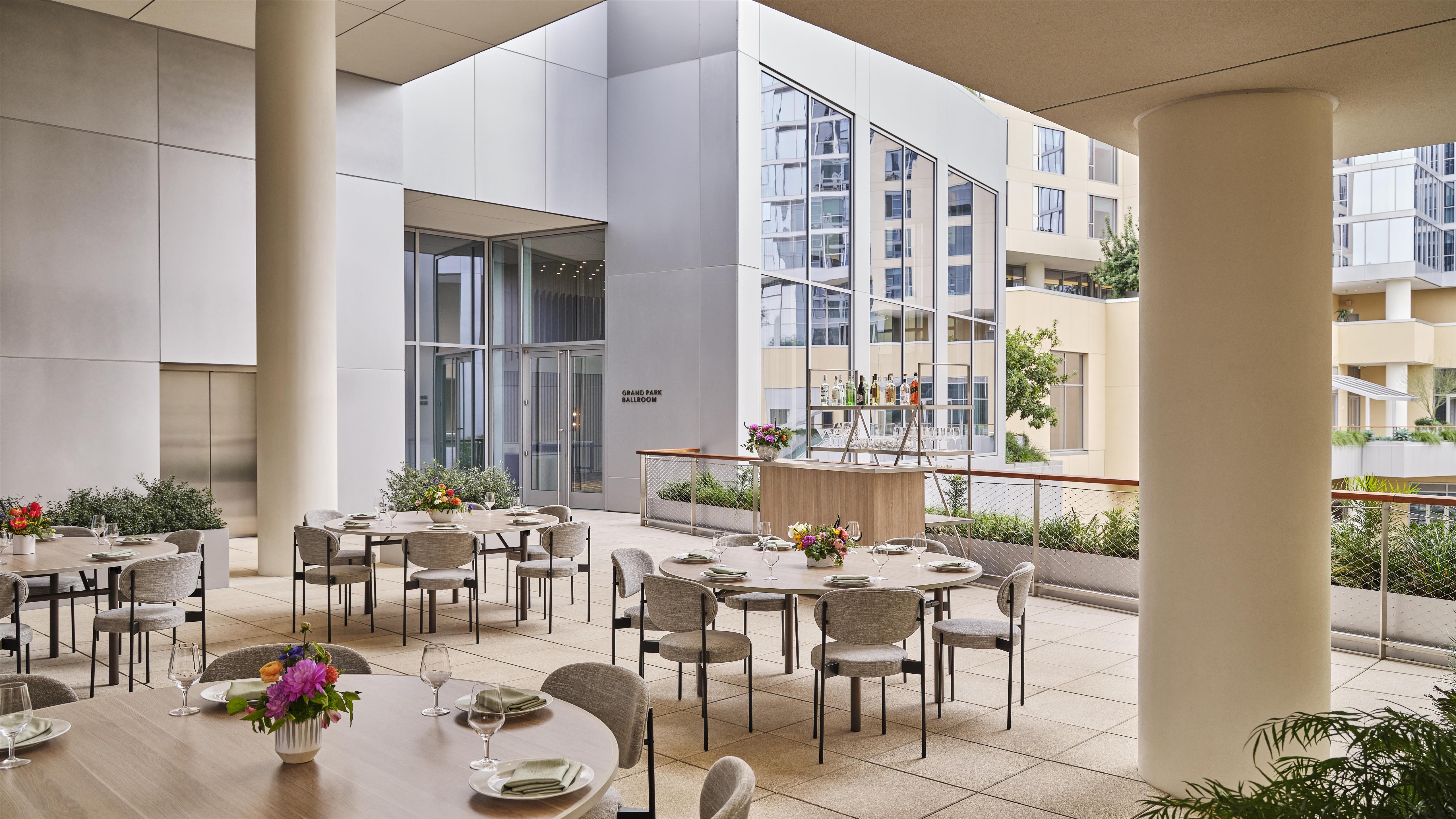 Restaurant | Conrad Los Angeles