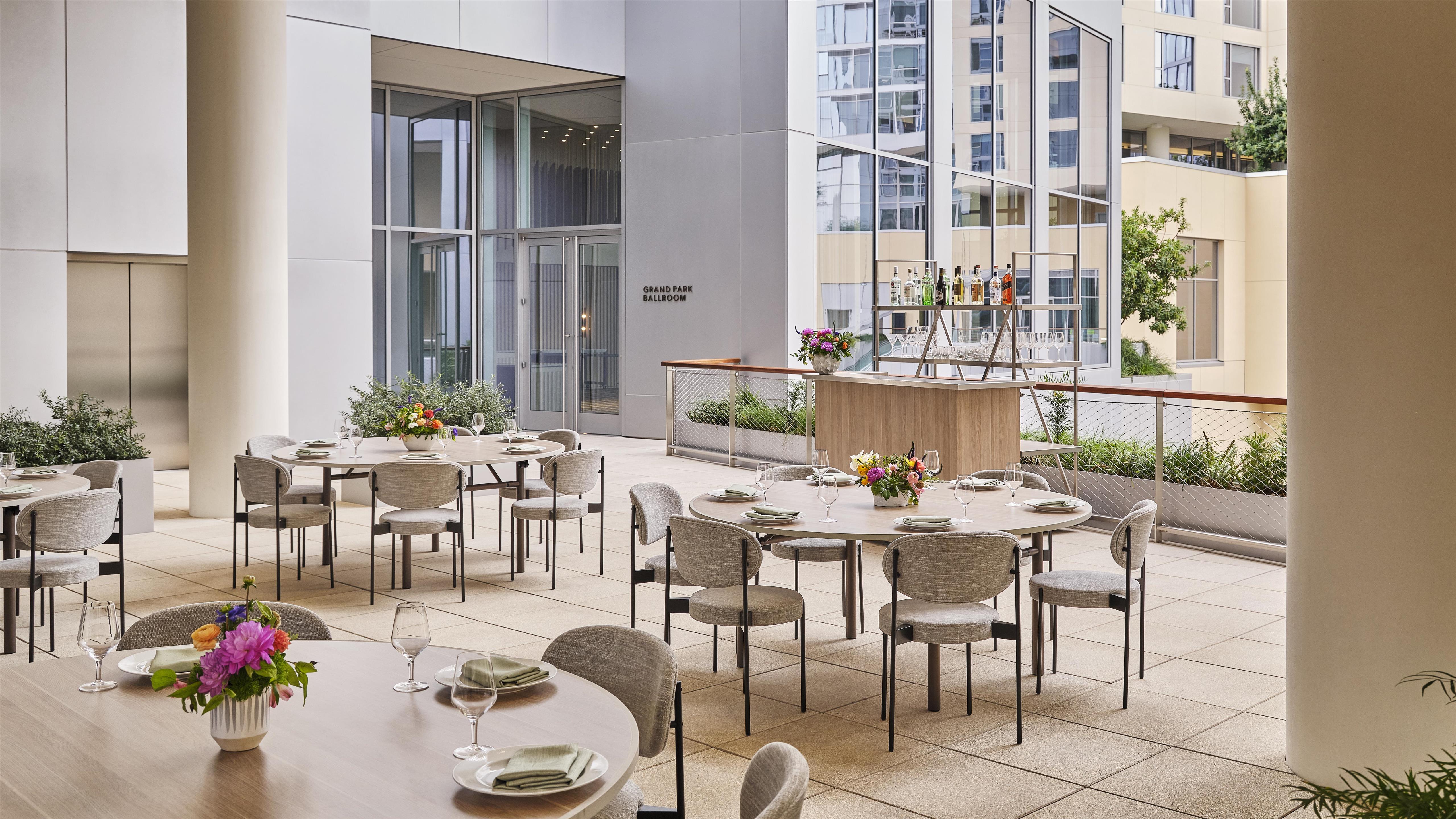 Restaurant | Conrad Los Angeles