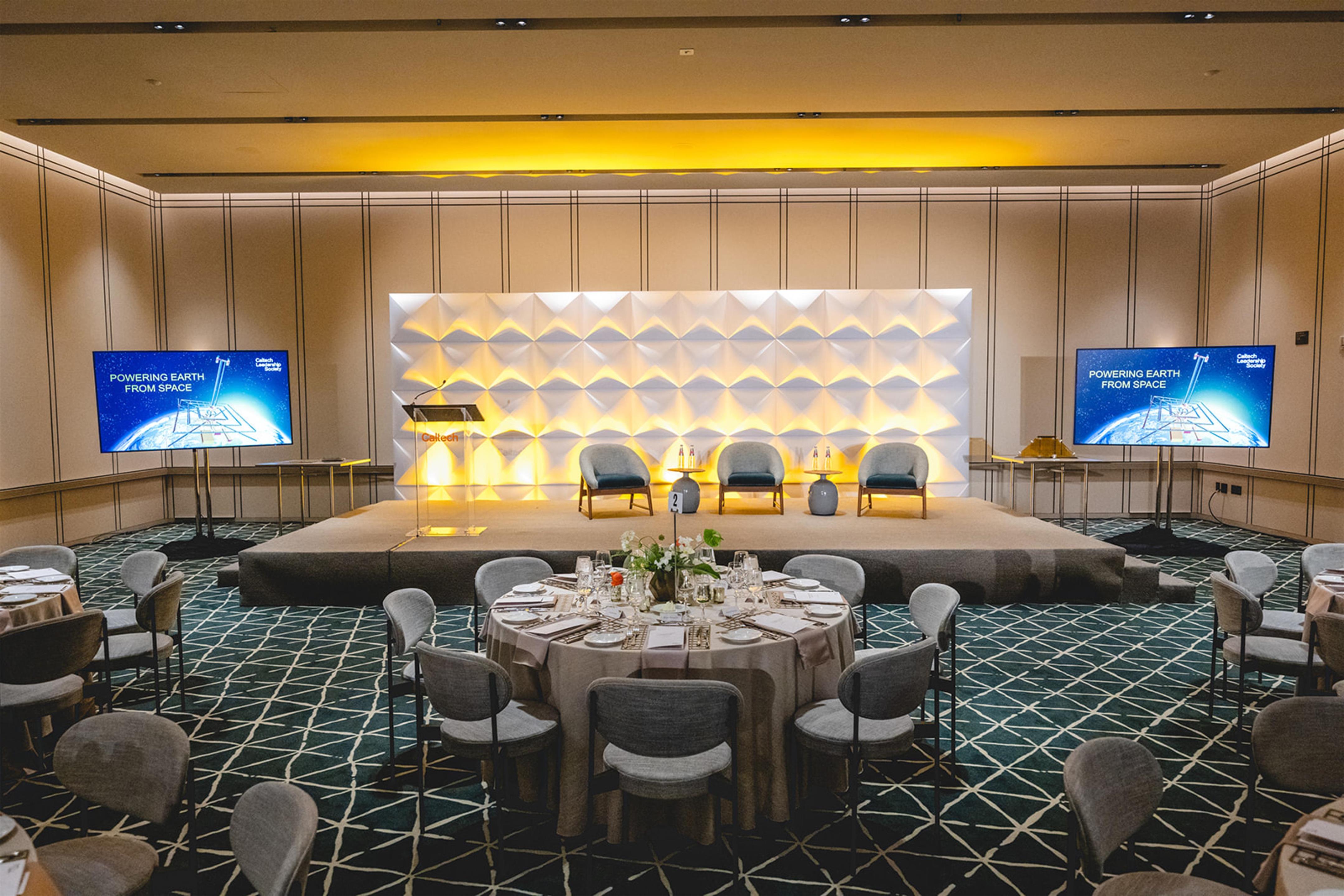 Meeting Room | Conrad Los Angeles