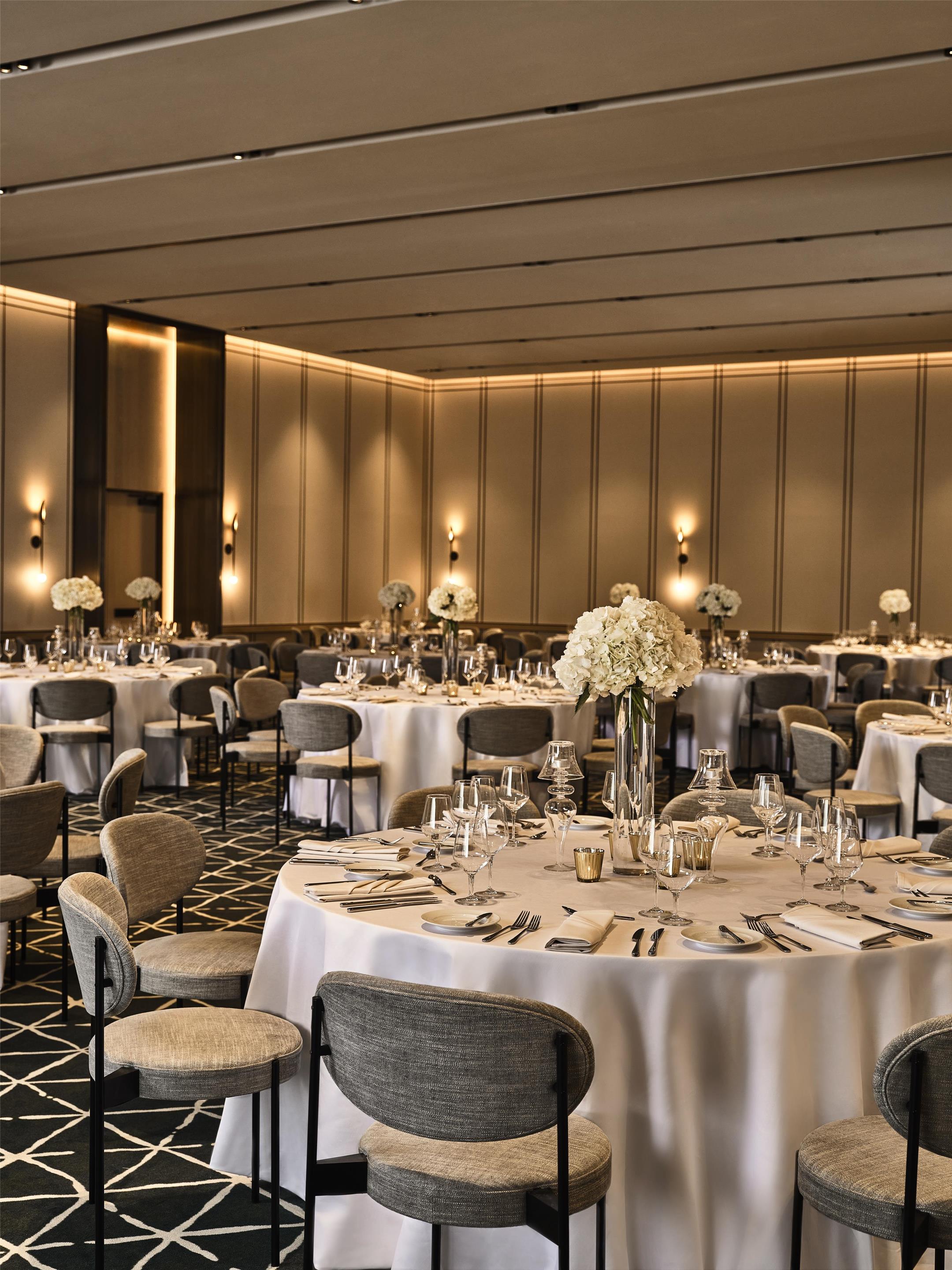 Meeting Room | Conrad Los Angeles