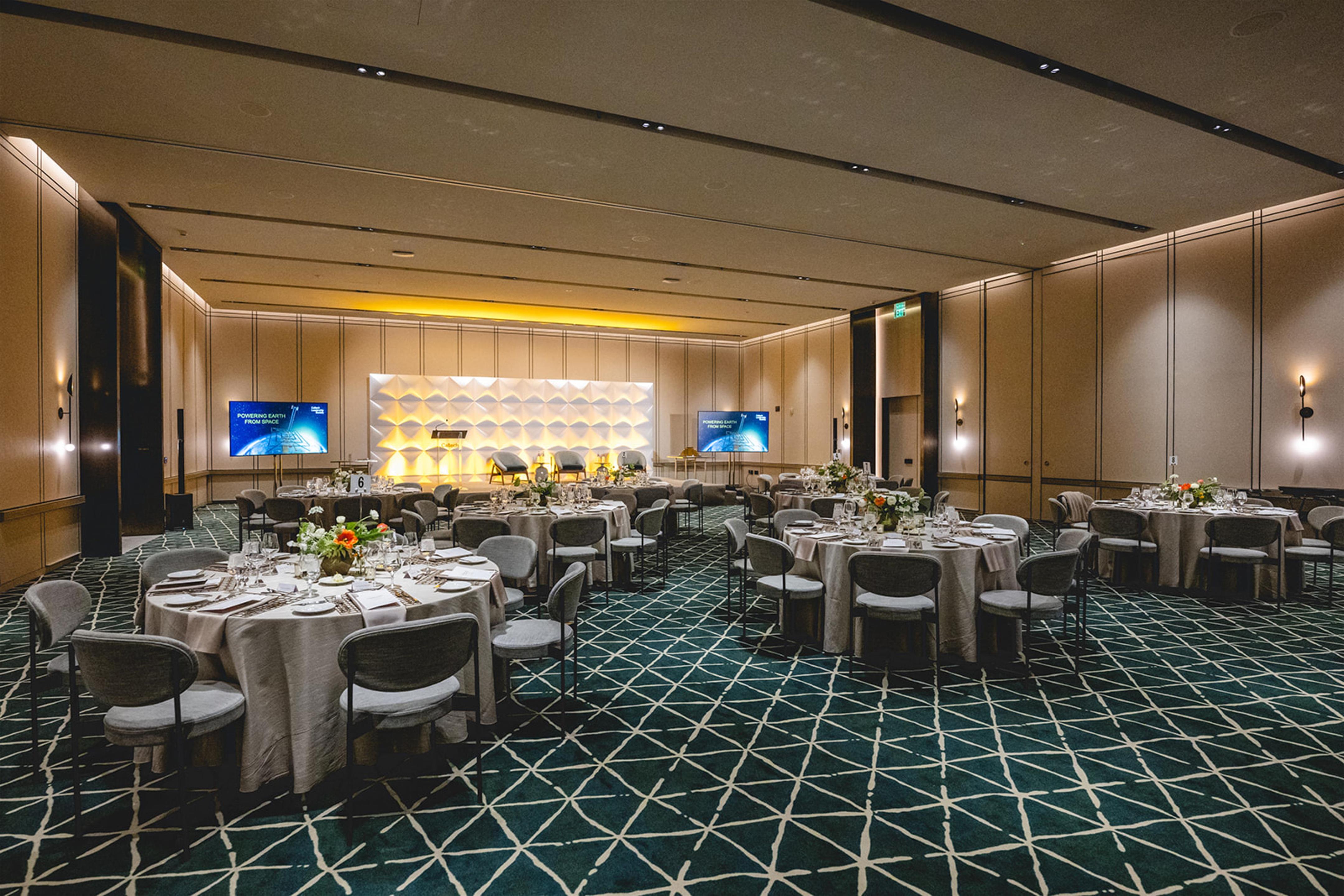 Meeting Room | Conrad Los Angeles