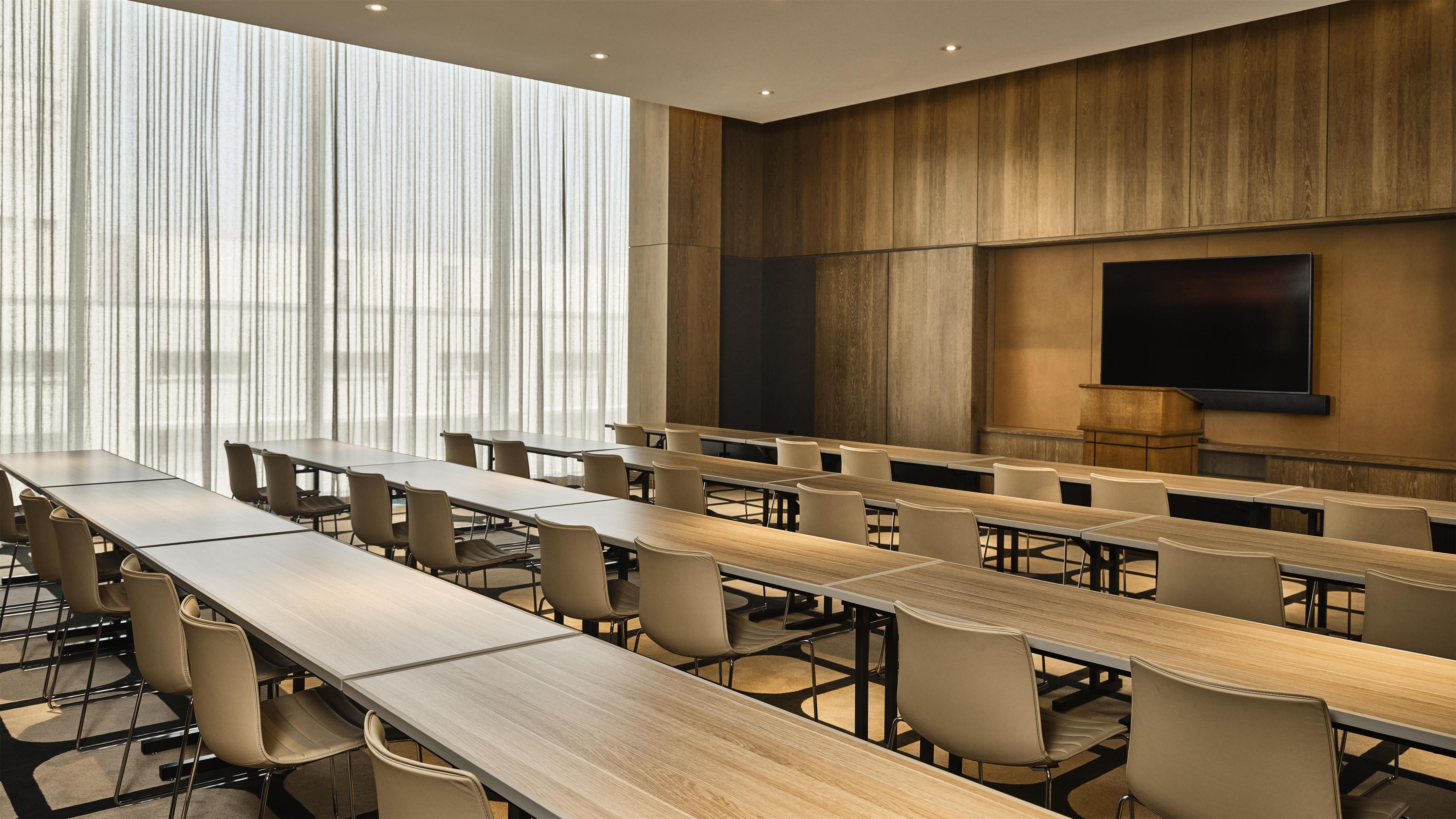 Meeting Room | Conrad Los Angeles