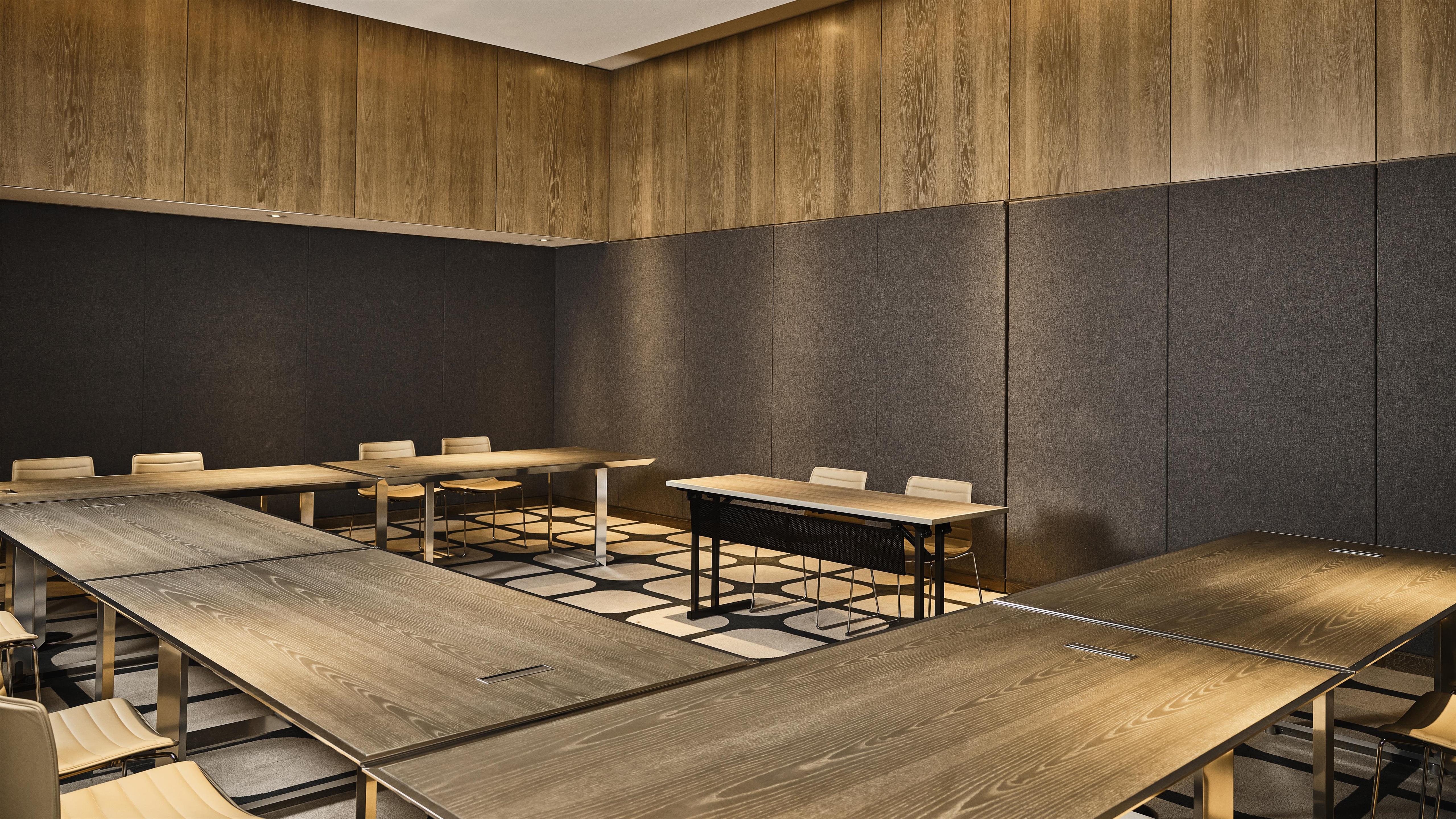 Meeting Room | Conrad Los Angeles