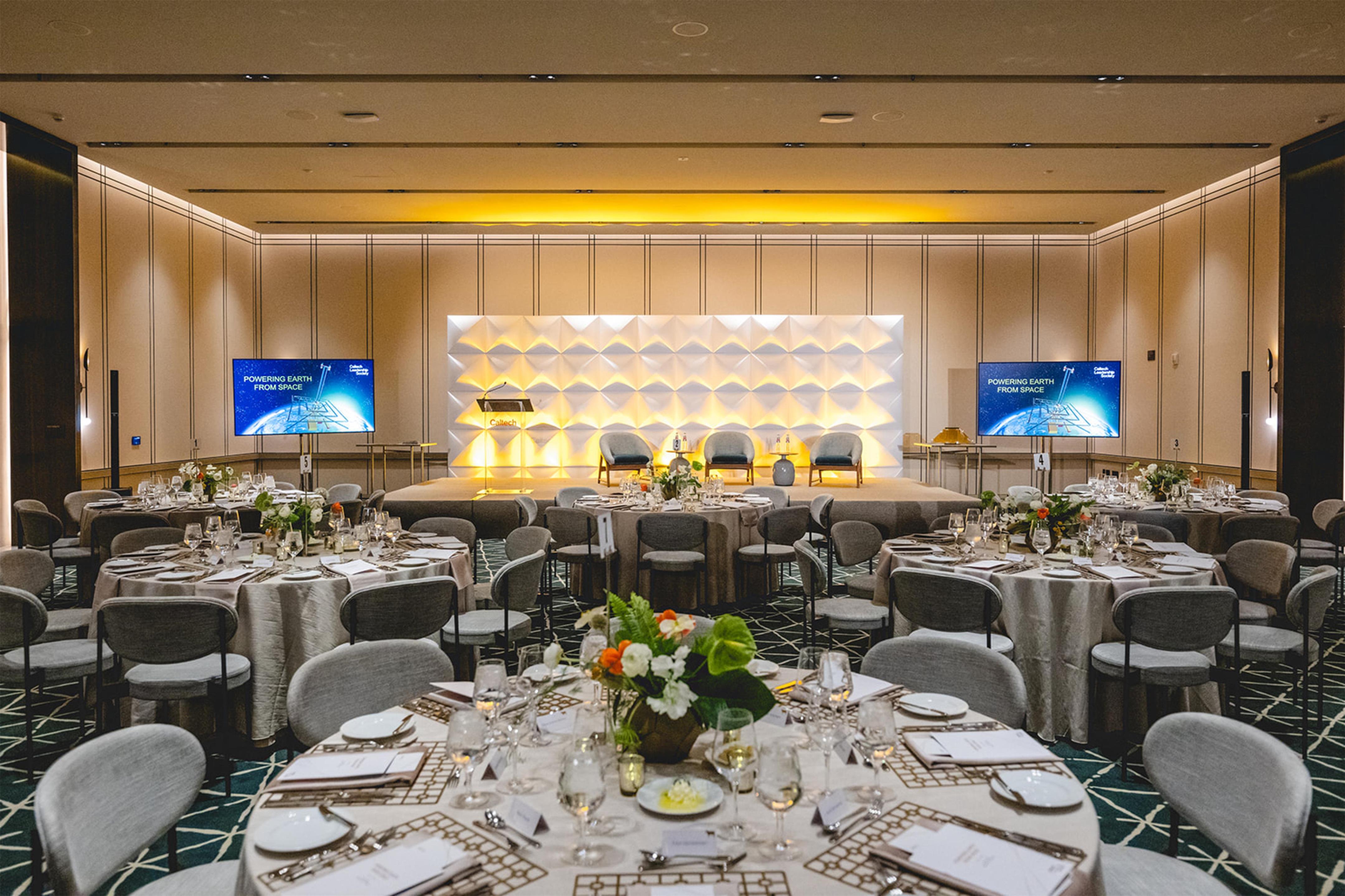 Meeting Room | Conrad Los Angeles