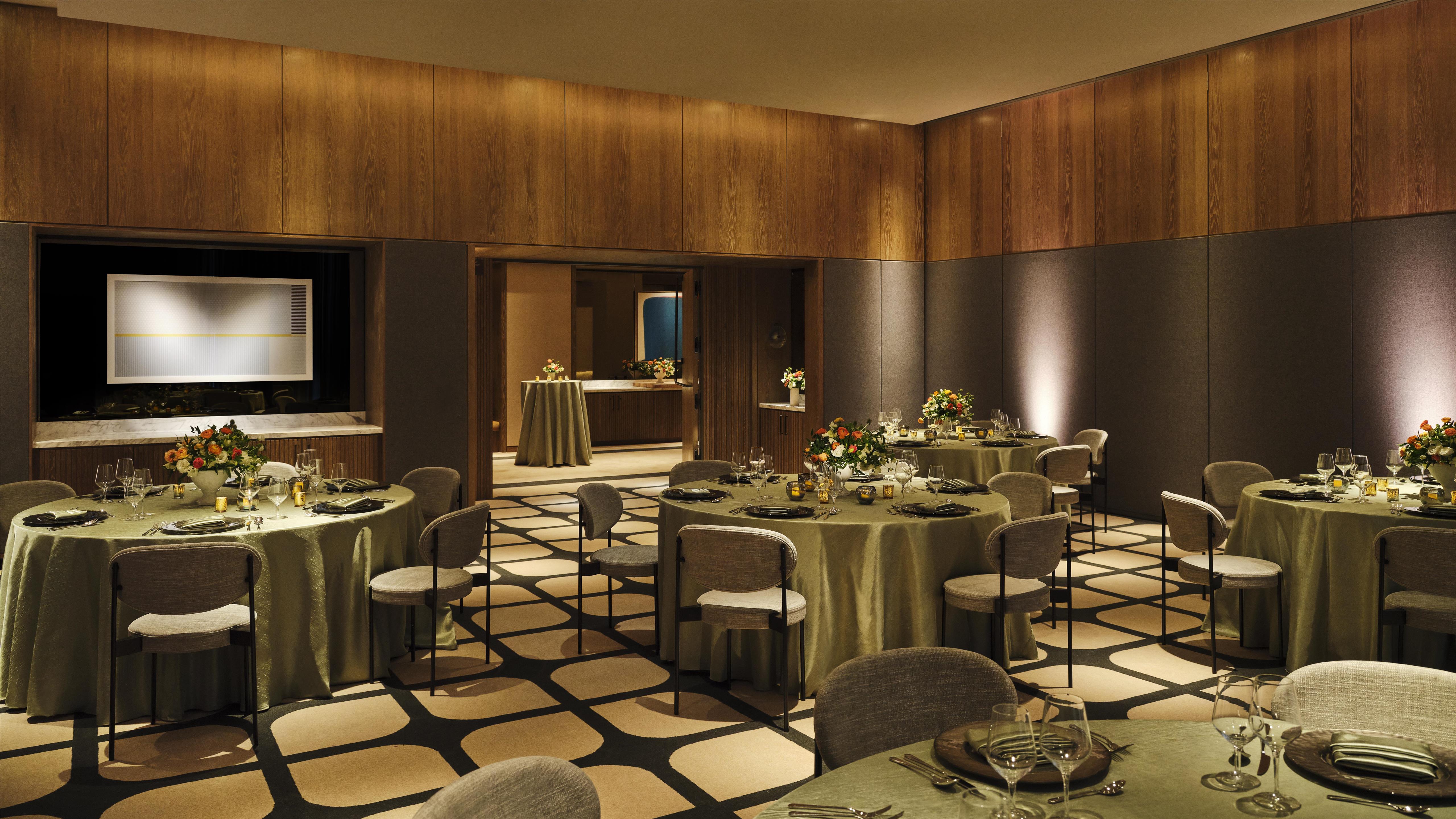 Meeting Room | Conrad Los Angeles