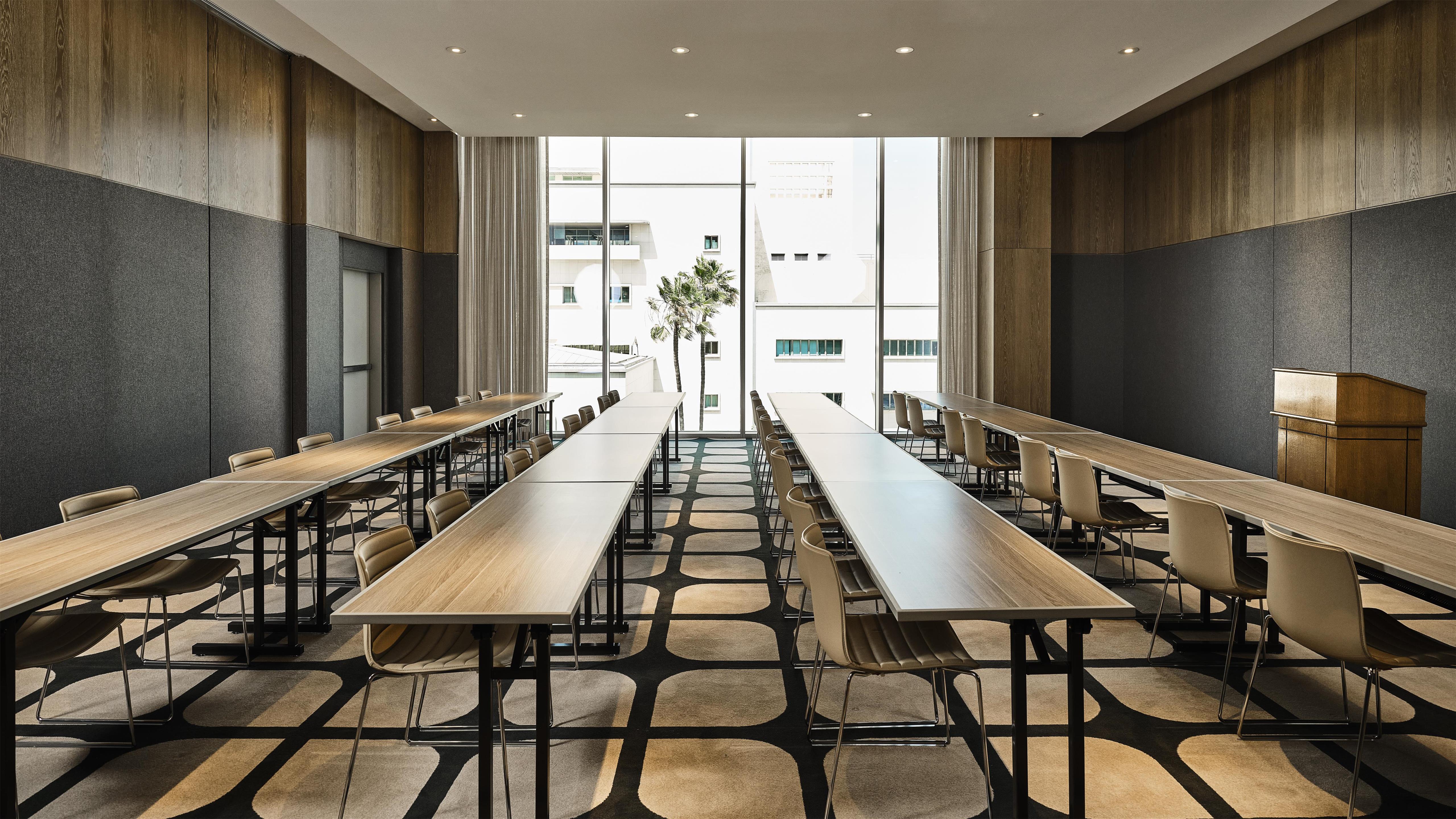 Meeting Room | Conrad Los Angeles