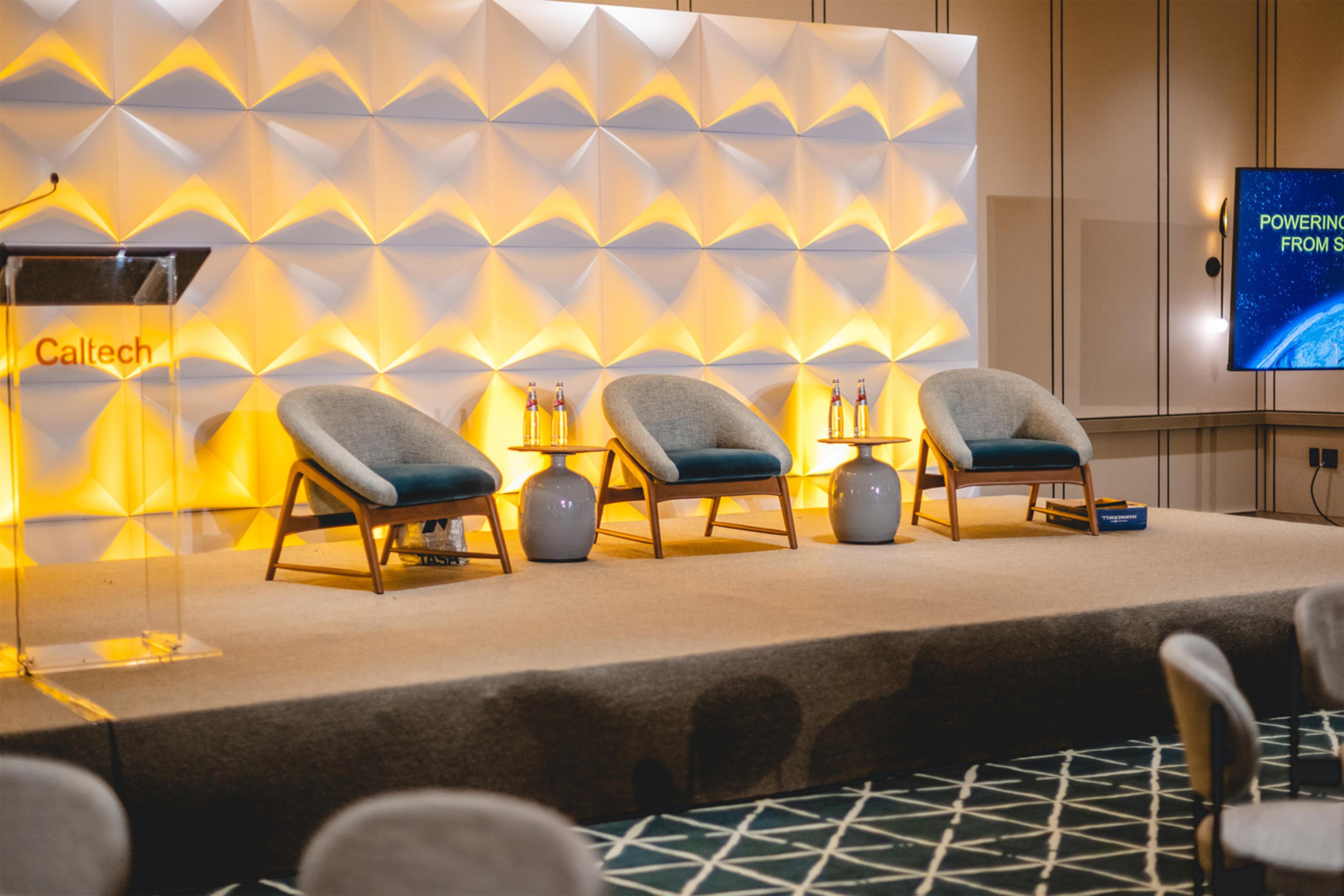 Meeting Room | Conrad Los Angeles