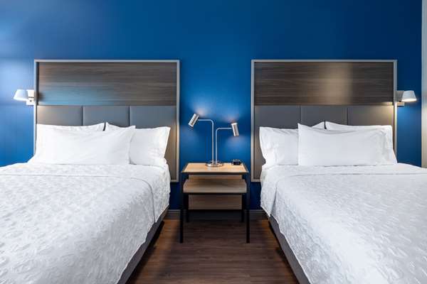  - Tru by Hilton Hotel Naperville