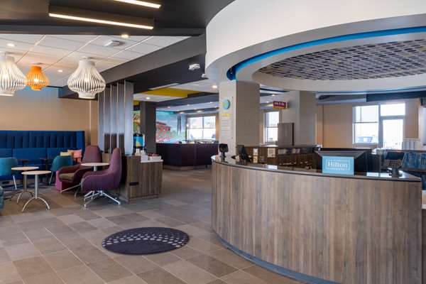  - Tru by Hilton Hotel Naperville