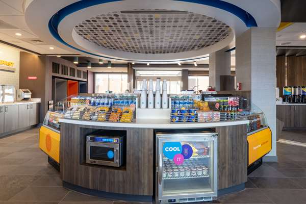 Restaurant - Tru by Hilton Hotel Naperville