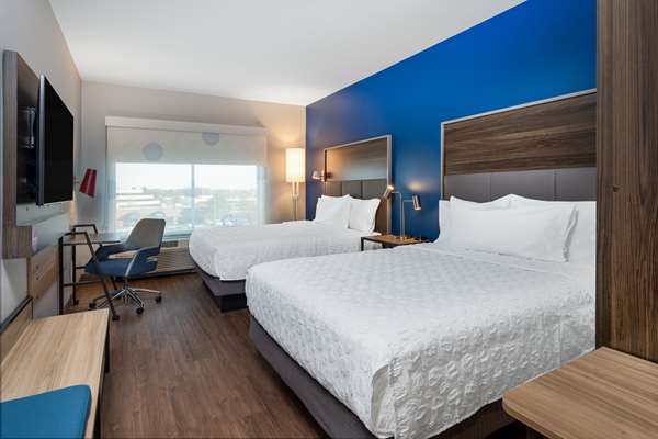  - Tru by Hilton Hotel Naperville