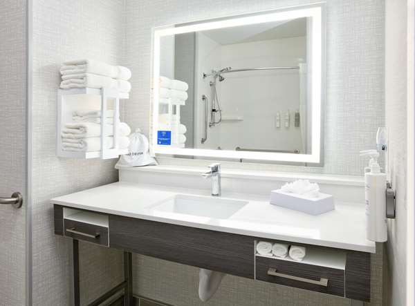  - Hampton Inn & Suites Dalhart