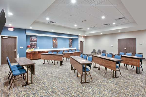  - Hampton Inn & Suites Dalhart