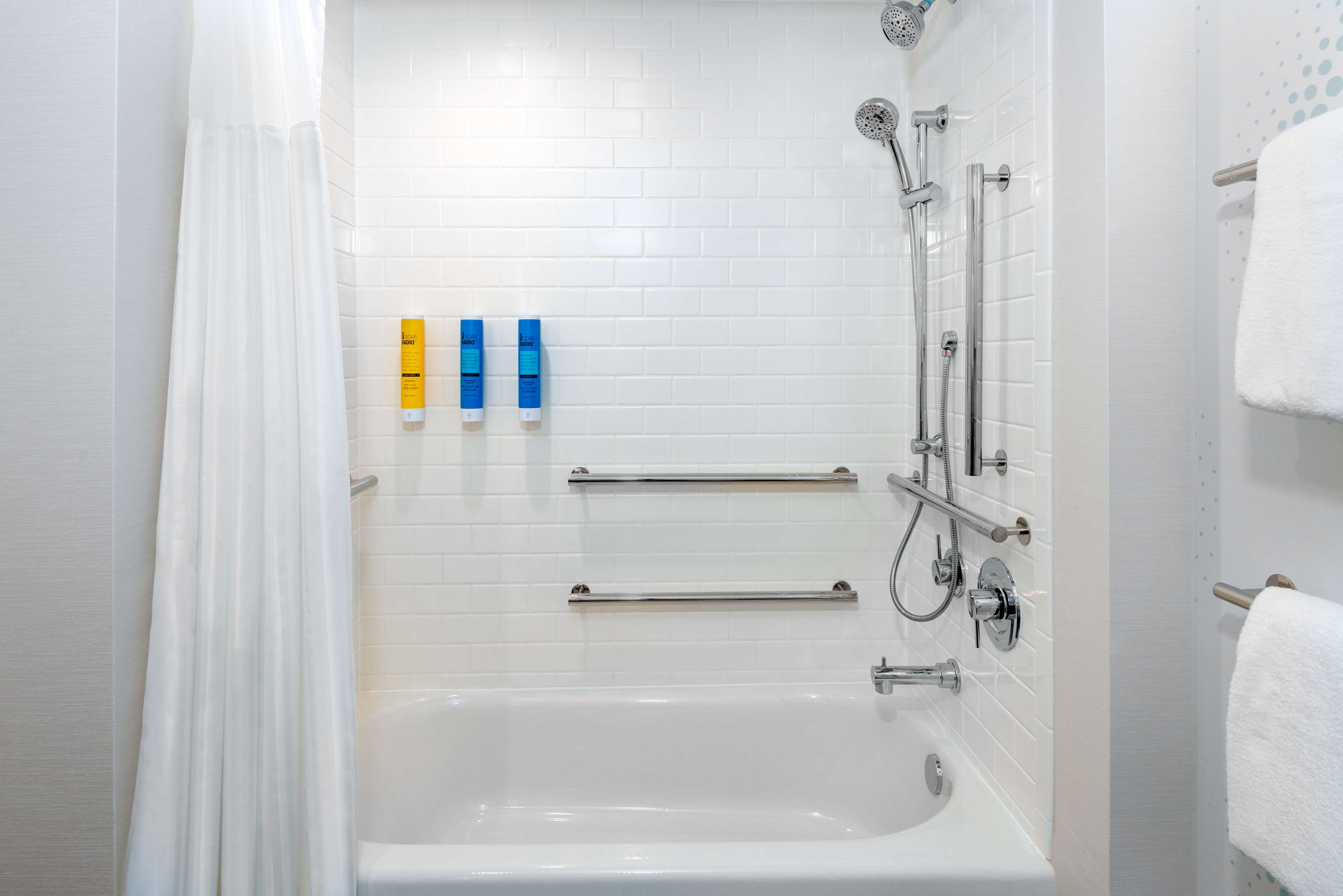 Tru by Hilton Wilmington Room Type - 2 QN MOB HEAR ACC W TUB