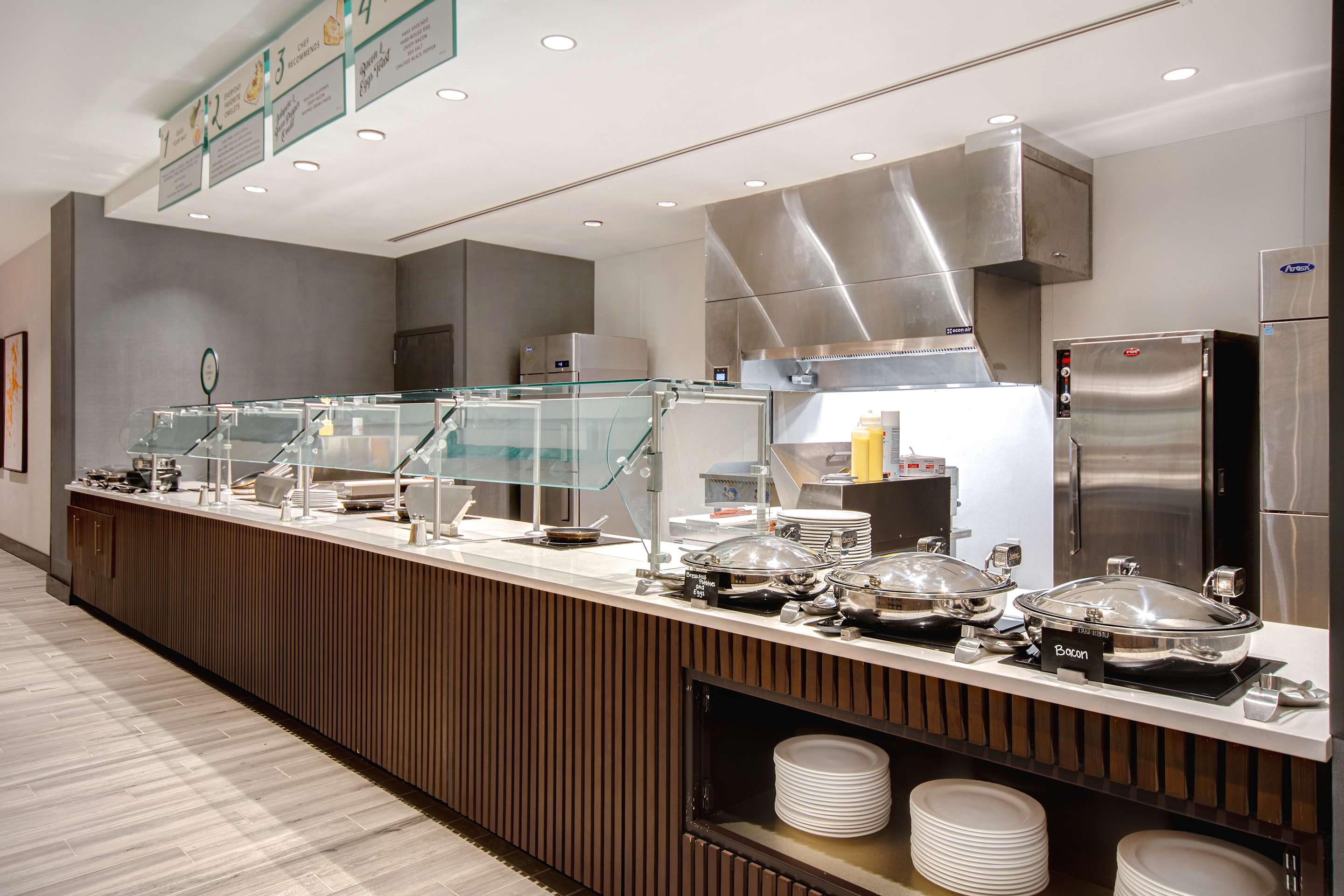 Breakfast Area | Embassy Suites By Hilton Alpharetta Halcyon