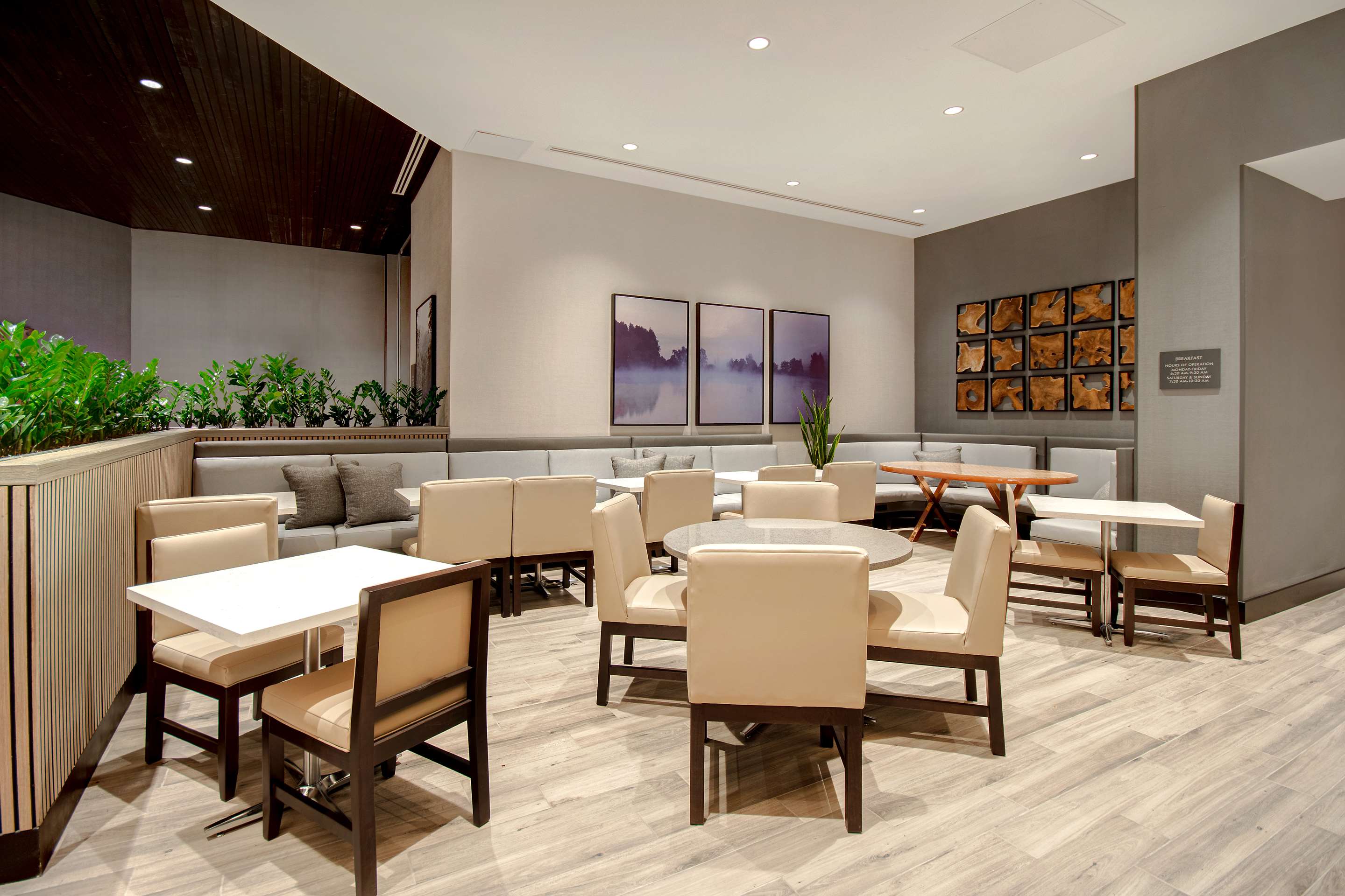 Breakfast Area | Embassy Suites By Hilton Alpharetta Halcyon