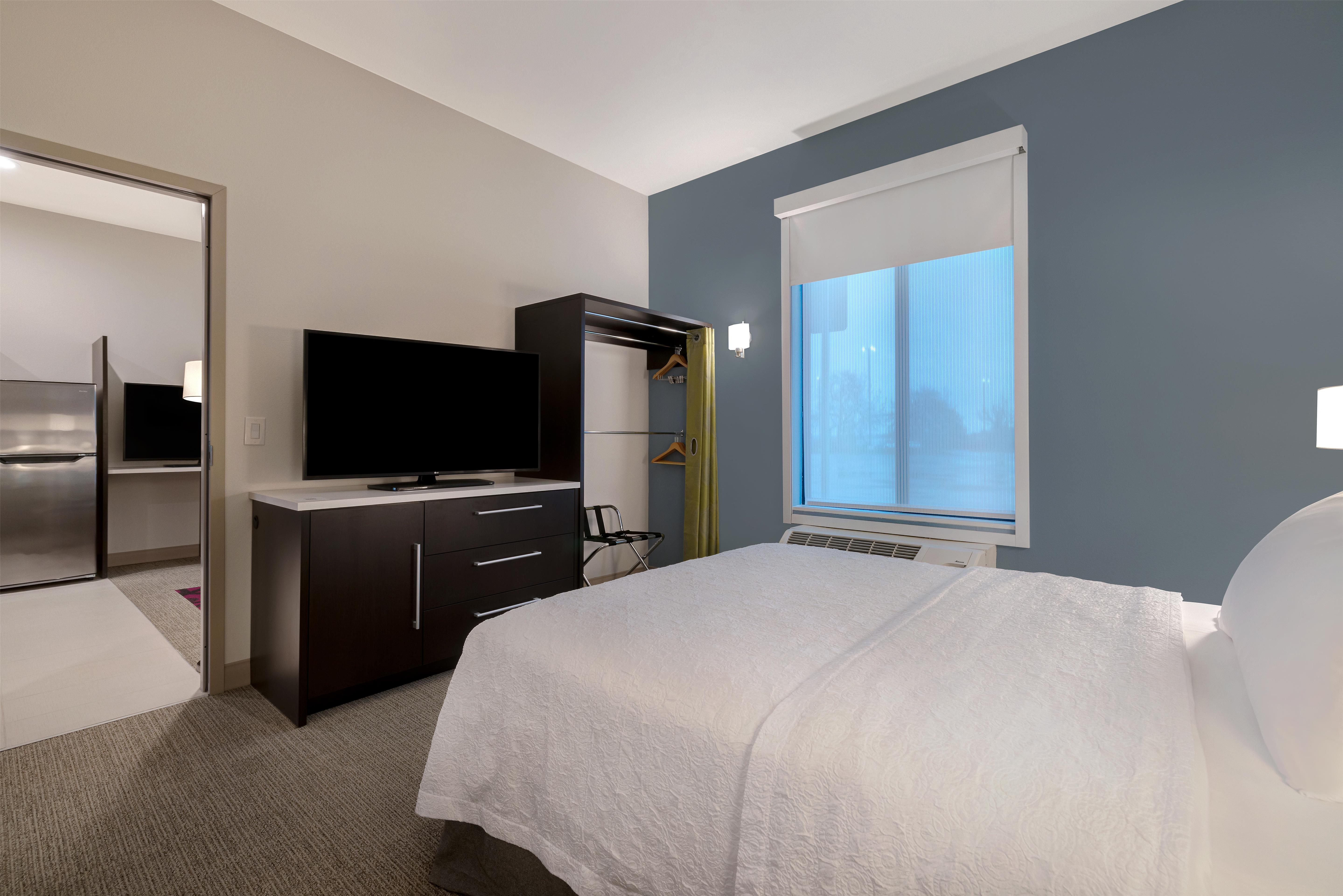 Home2 Suites by Hilton Redding Room Type - One-Bedroom King Suite
