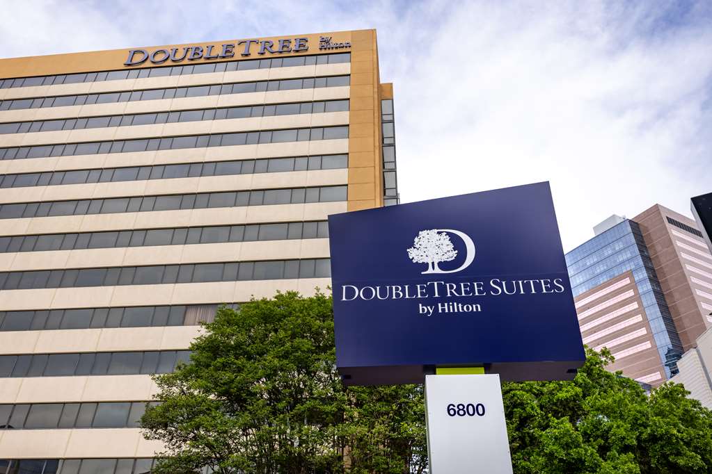 DoubleTree by Hilton Houston Medical Center Hotel & Suites - Tap to explore photos