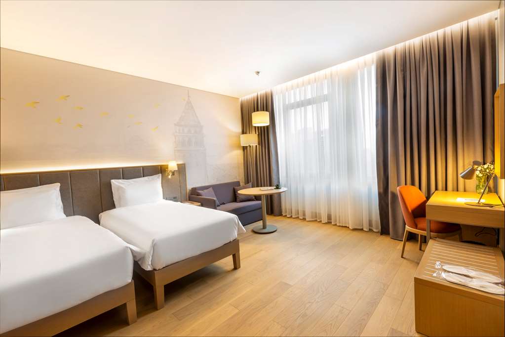 RADISSON HOTEL ISTANBUL HARBIYE-guestroom-Guest Room,Suite,On-Site.jpg