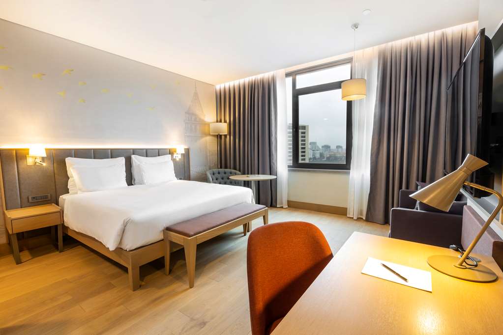 RADISSON HOTEL ISTANBUL HARBIYE-guestroom-Guest Room,On-Site.jpg