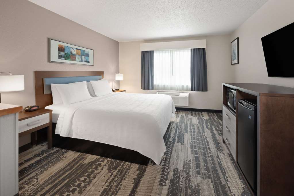 WINGATE MARION-guestroom-Guest Room,Suite,On-Site.jpg