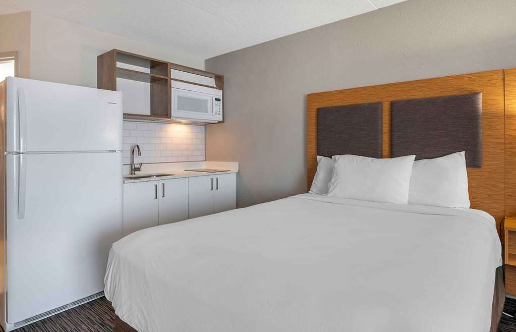 MAINSTAY SUITES SPRINGFIELD IL-guestroom-Guest Room,Kitchen/Kitchenette,On-Site.jpg