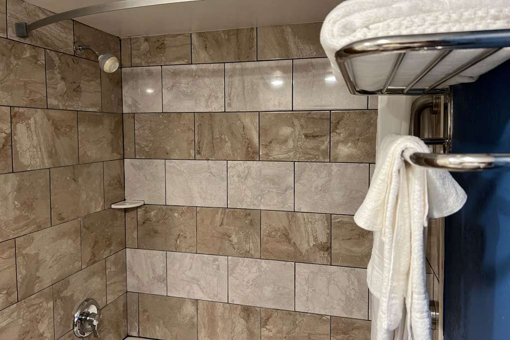Quality Inn & Suites Louisville East