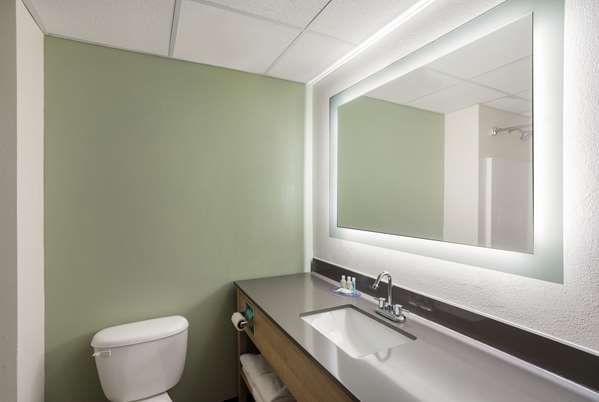  - Quality Inn & Suites Monterey