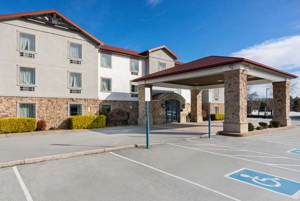 Exterior view - Quality Inn & Suites Monterey