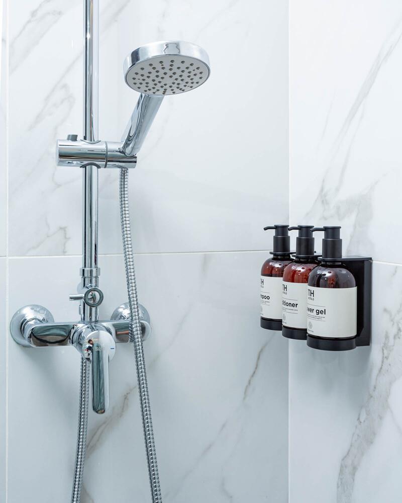 NH COIMBRA DONA INES-guestroom-Guest Room,Bathroom,On-Site.jpg