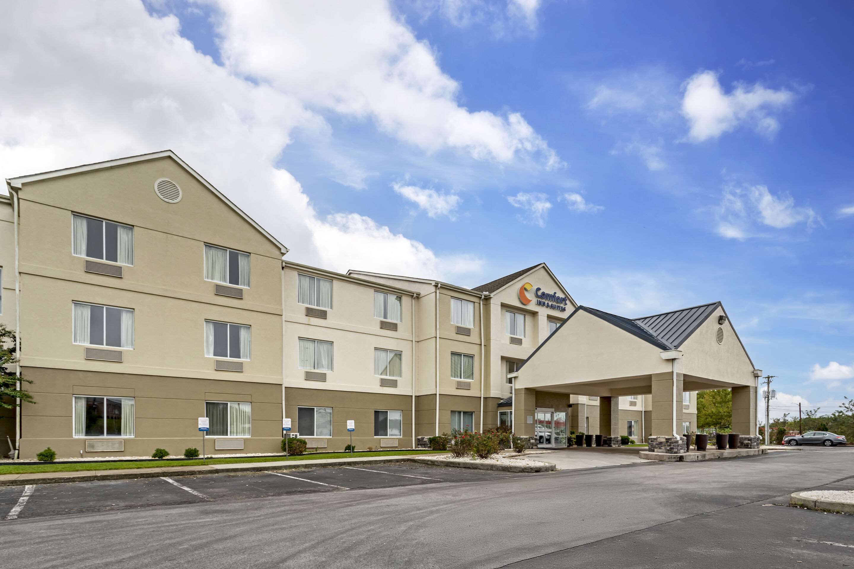 Hotel exterior | Comfort Inn & Suites