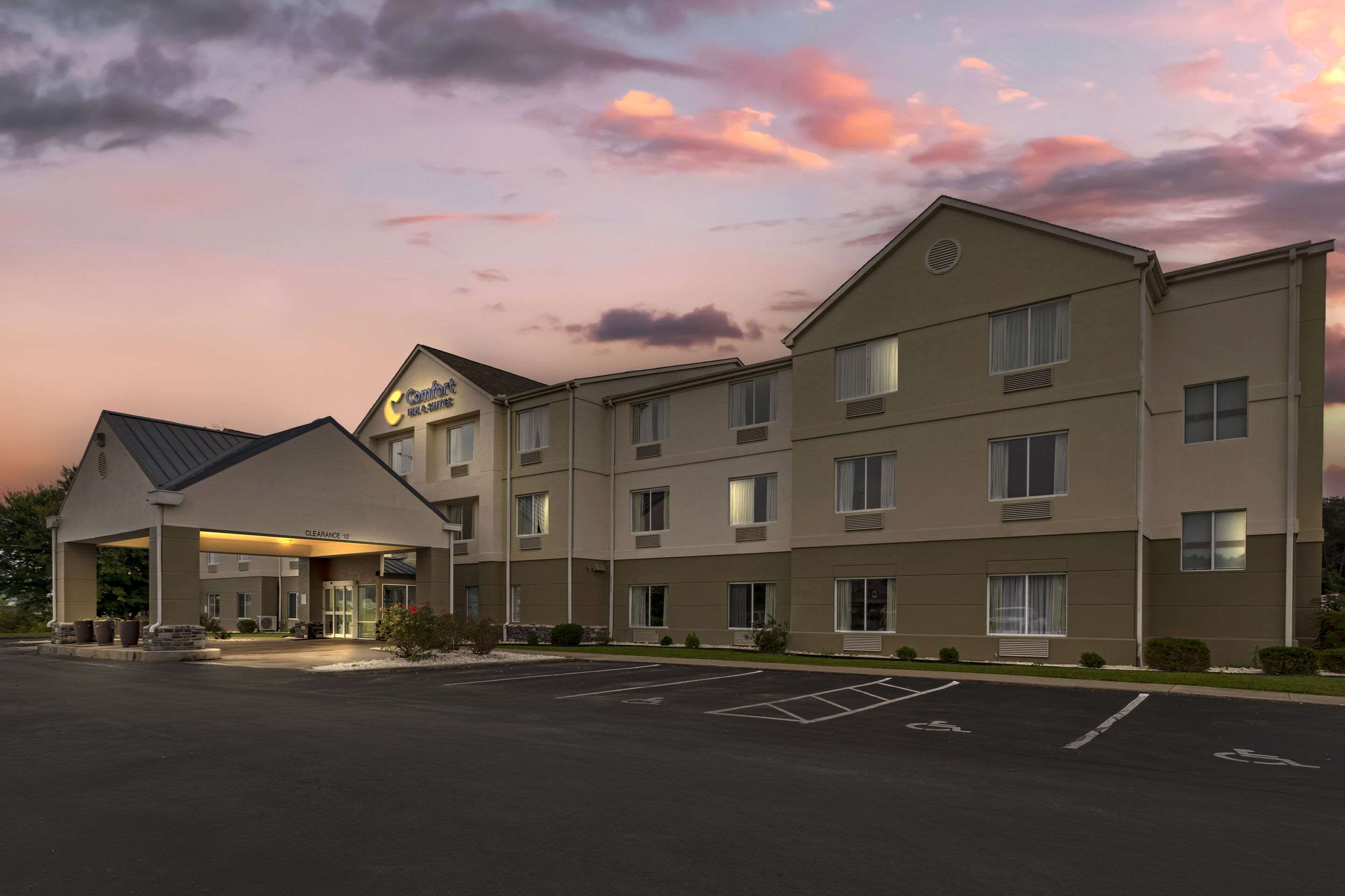 Twilight | Comfort Inn & Suites