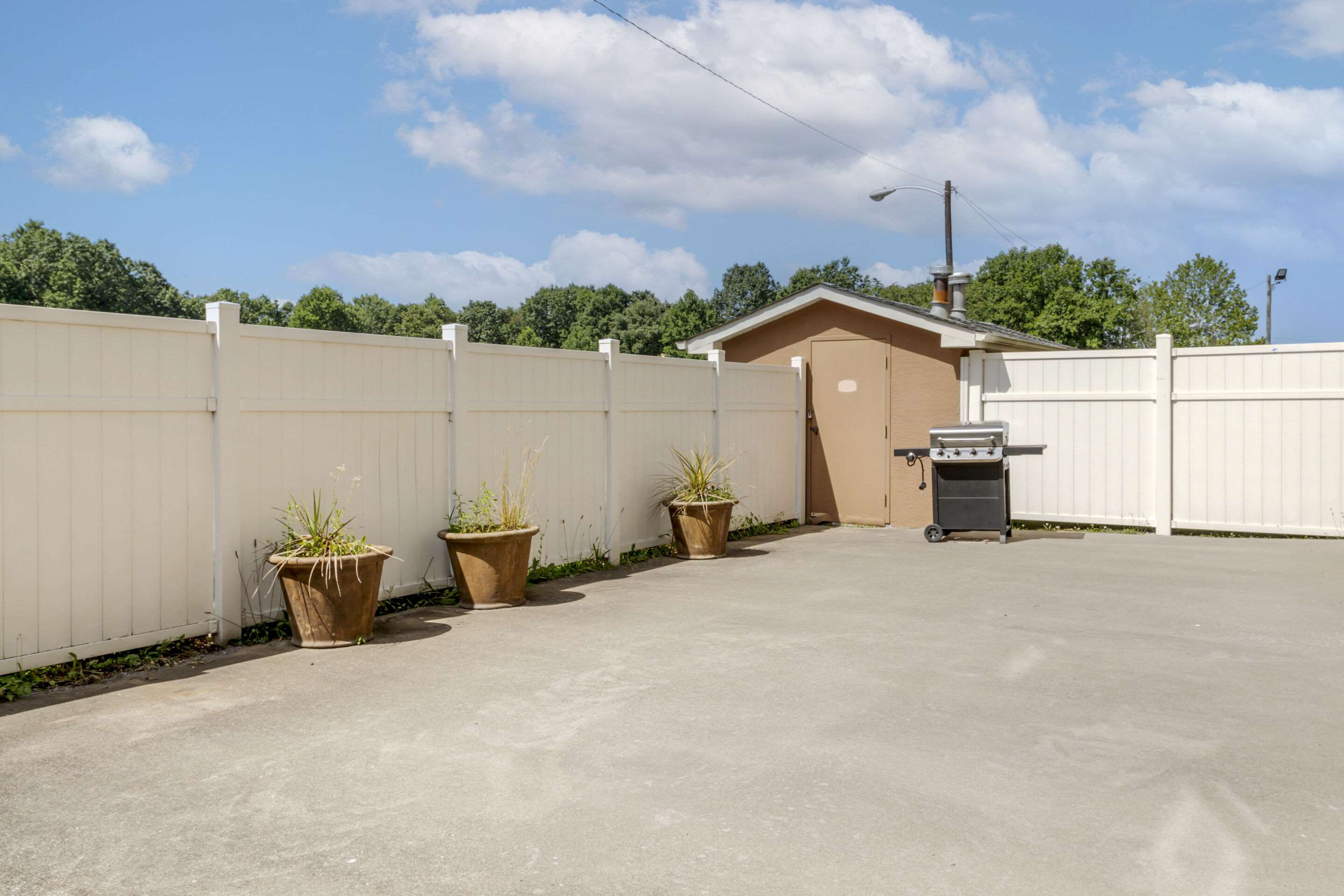 Barbecue area | Comfort Inn & Suites