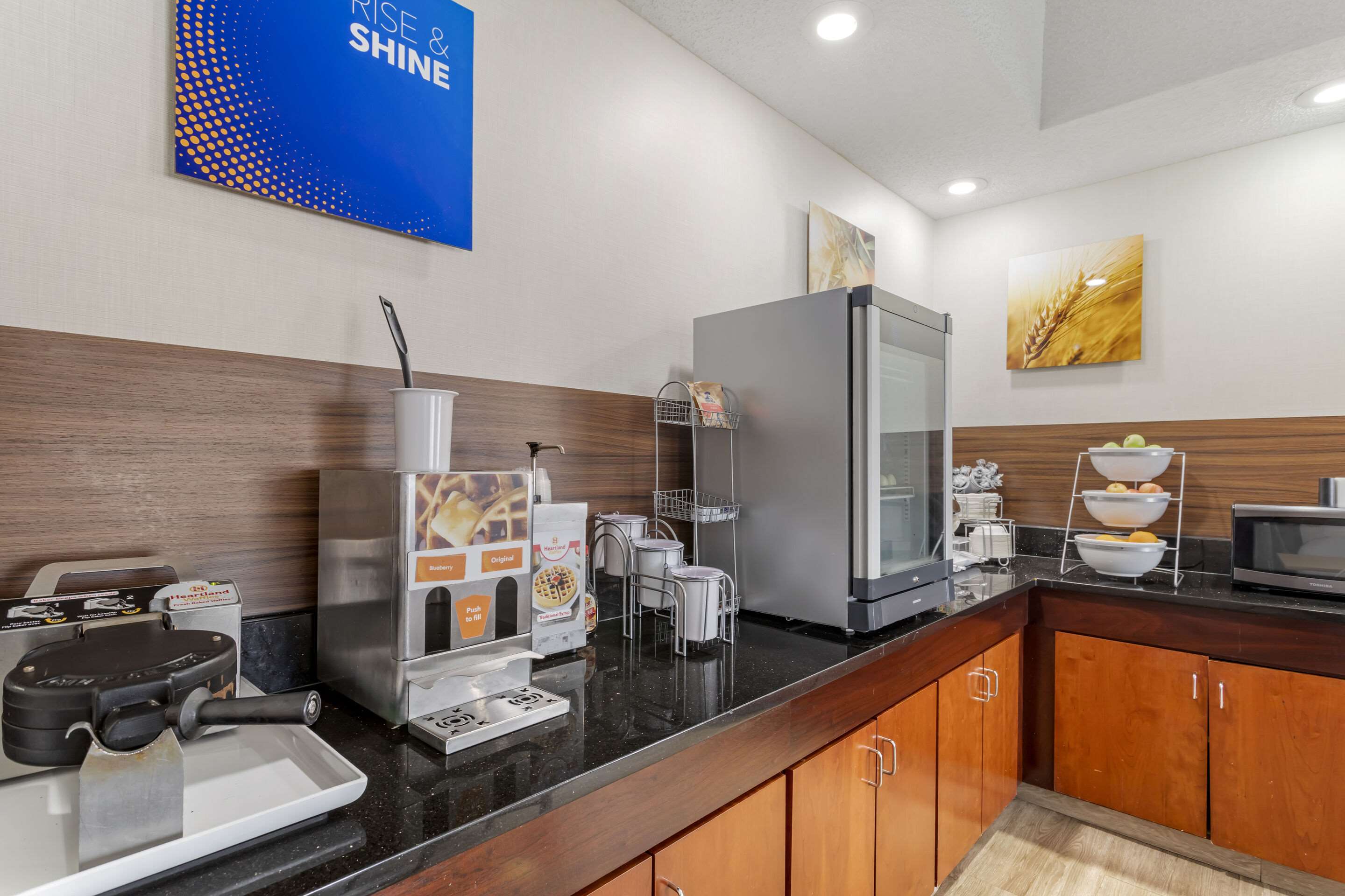 Breakfast counter | Comfort Inn & Suites