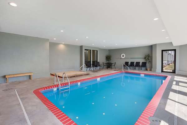 Pool - Quality Inn Lee's Summit