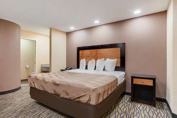  - Quality Inn Lee's Summit