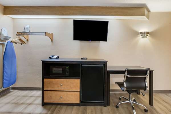 Suite - Quality Inn Lee's Summit