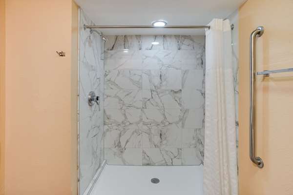  - Quality Inn Lee's Summit