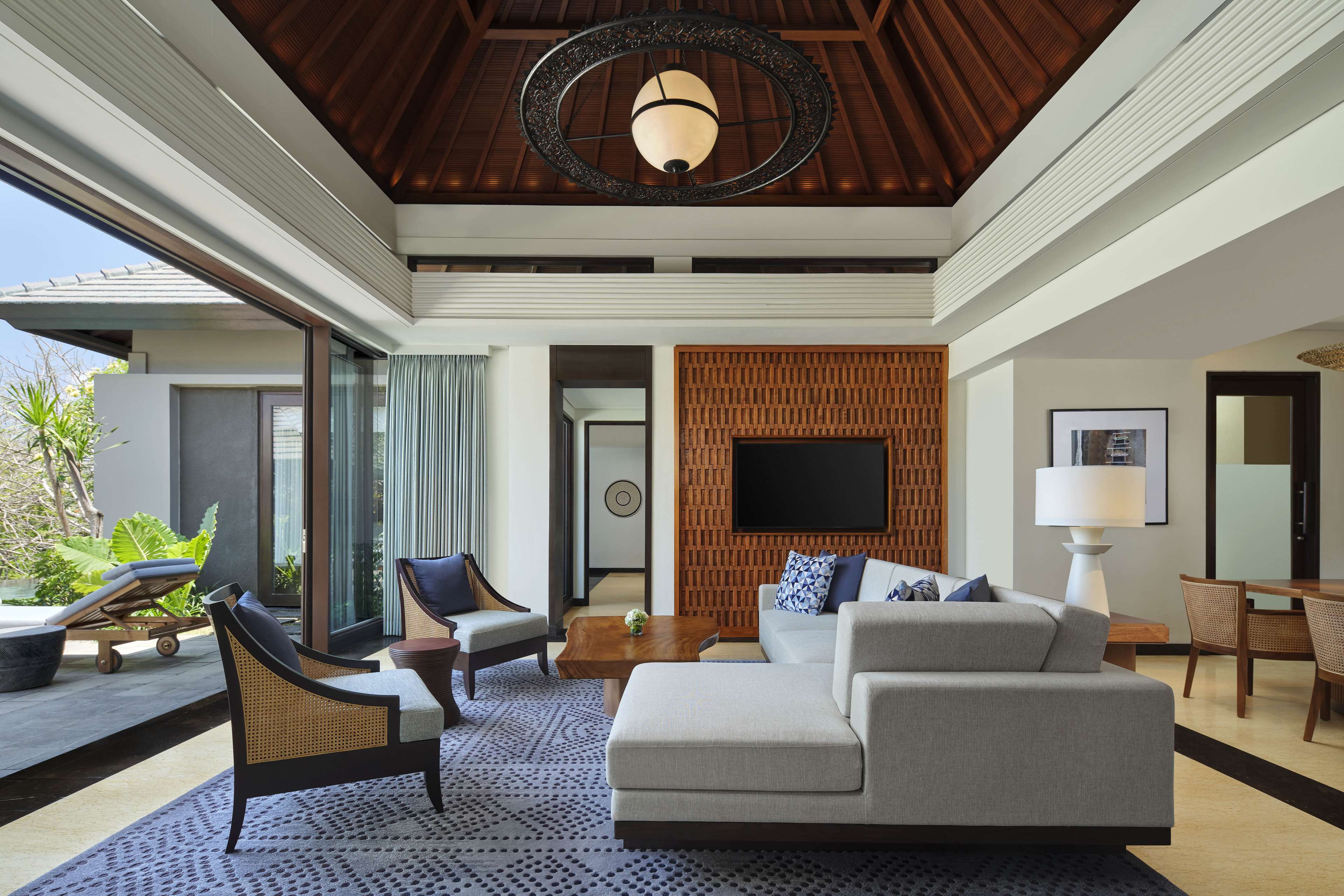 Umana Bali, LXR Hotels & Resorts Room Type - KING 1BDRM OCEAN POOLVILLA