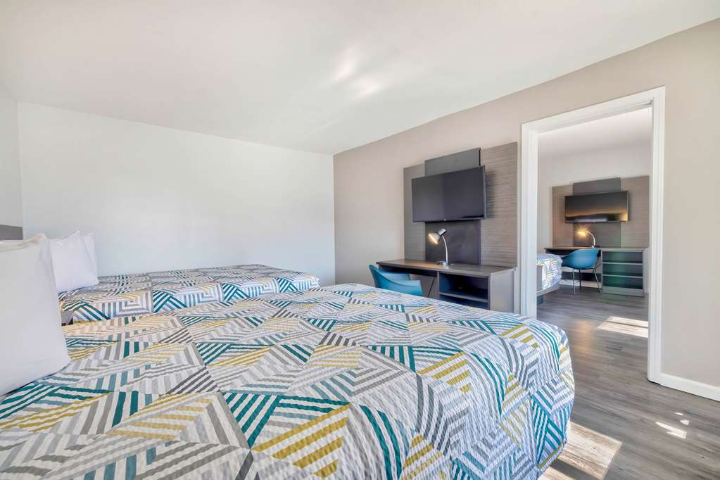 STUDIO 6 EFFINGHAM IL-guestroom-Guest Room,Suite,On-Site.jpg