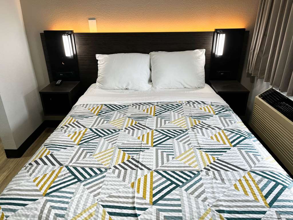STUDIO 6 LAFAYETTE, LA I-10 & I-4-guestroom-Guest Room,On-Site.jpg