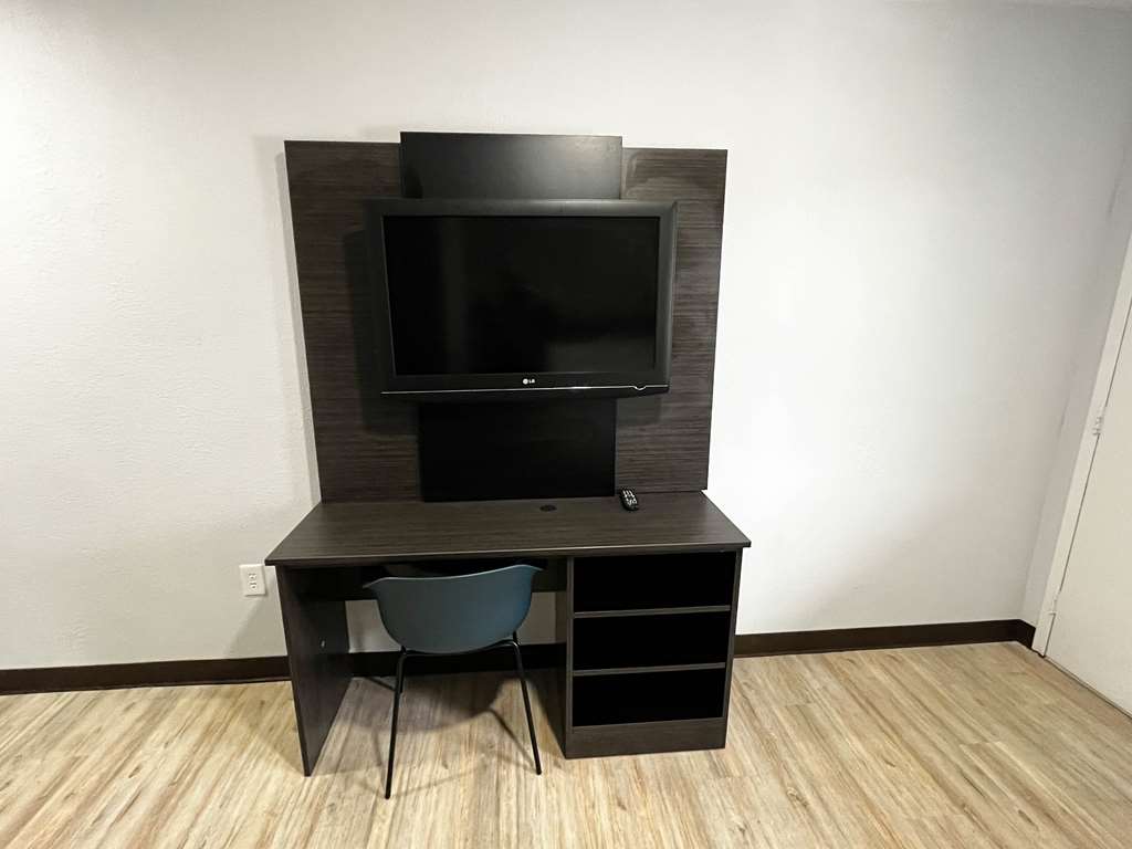 STUDIO 6 LAFAYETTE, LA I-10 & I-4-guestroom-Guest Room,Suite,On-Site.jpg