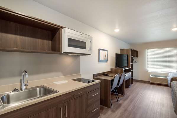  - WoodSpring Suites Colorado Springs - I-25, Exit 153